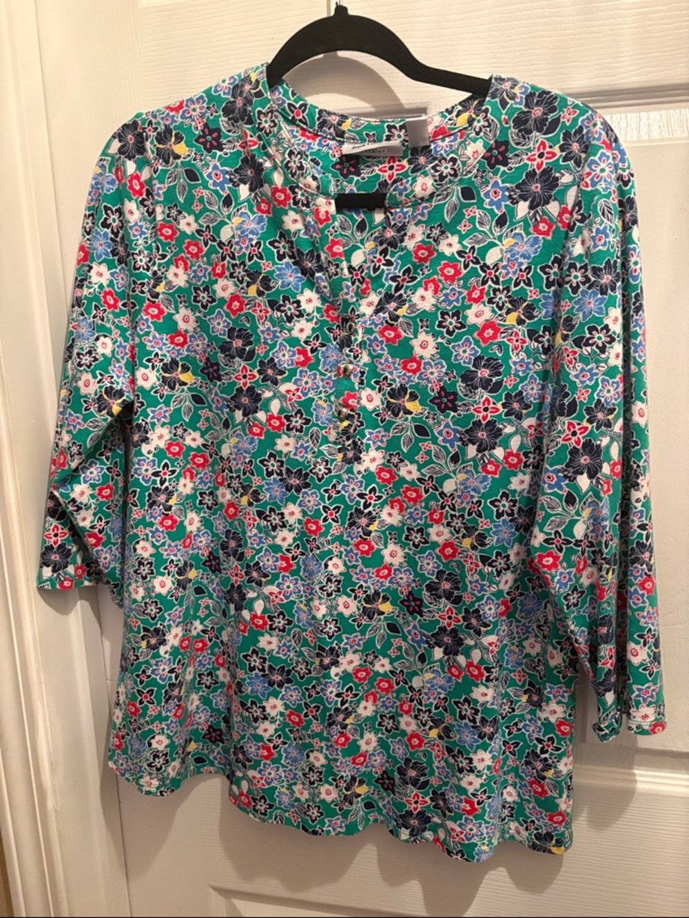 Denim & Co Womens Floral Silver Button-Front Green Multi Floral Top